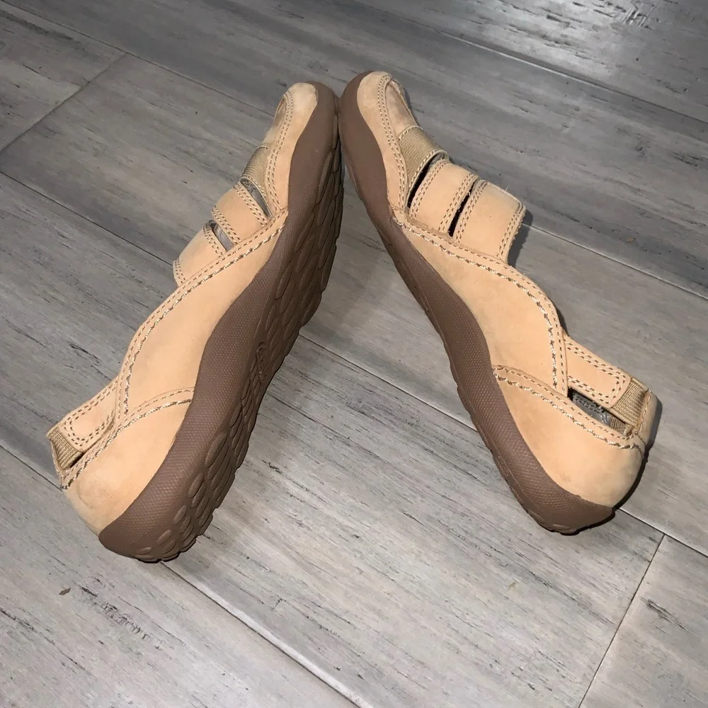 Clarks Women's Fiana Coast Loafer Tan Leather Comfort Casual Shoe Size 6.5